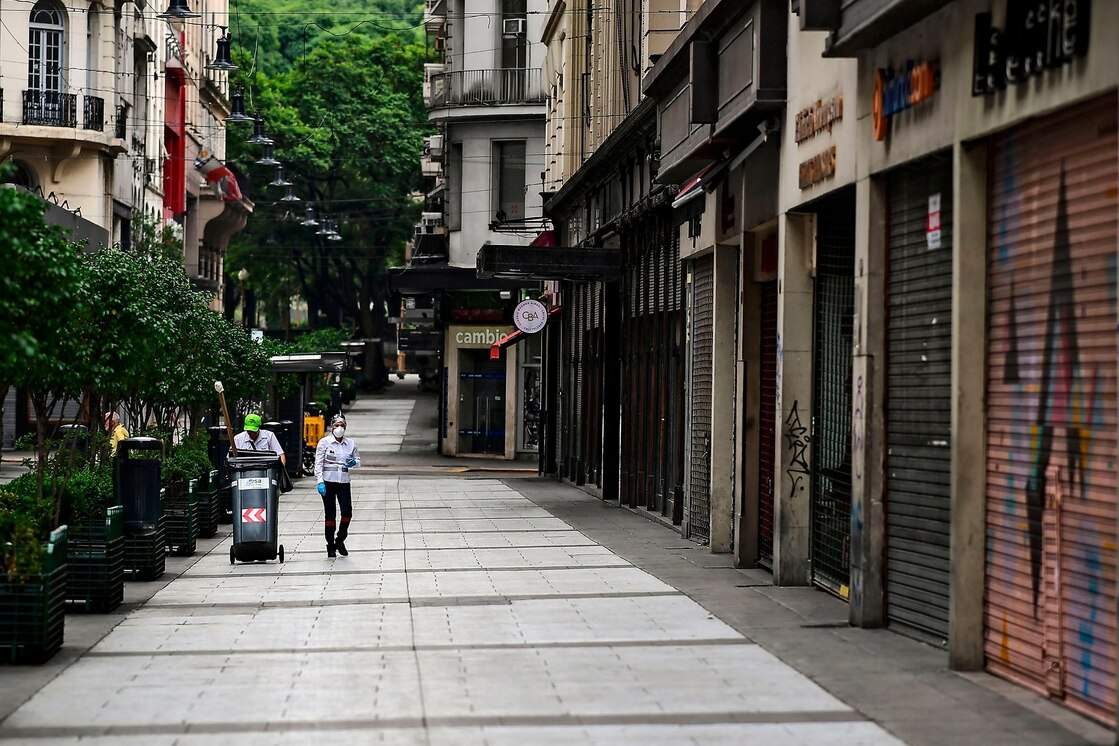 «En la Ciudad de Buenos Aires cerraron sus puertas 16.800 locales comerciales»