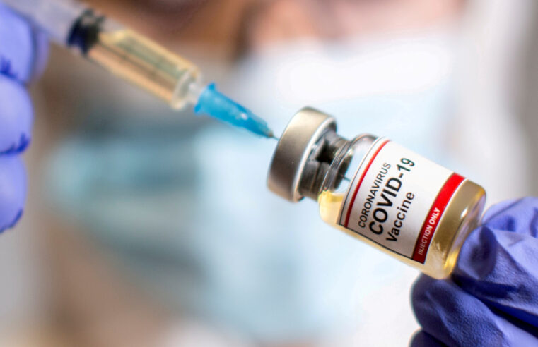 Industriales pymes y comercios bonaerenses piden vacunar a empleados «esenciales»