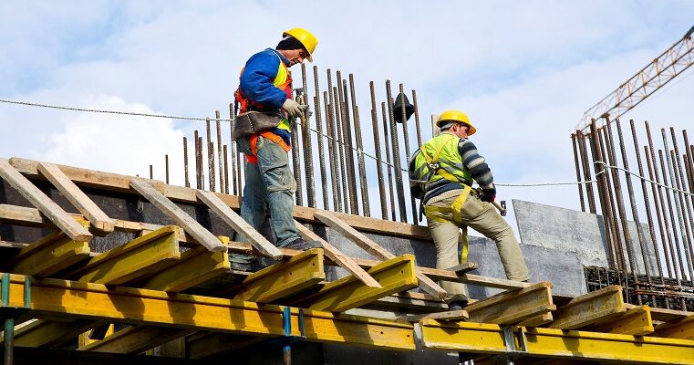 Construcción: en la gestión Fernández se perdieron casi 53.000 empleos registrados