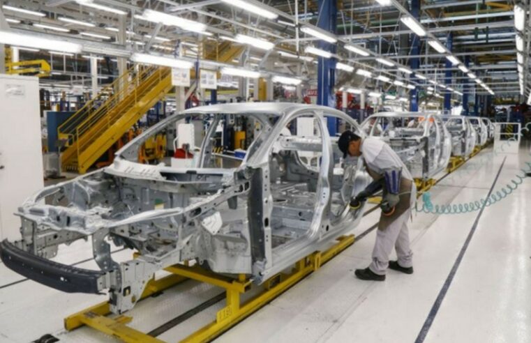 La producción de autos creció un 42% en octubre y las exportaciones subieron casi un 75% interanual