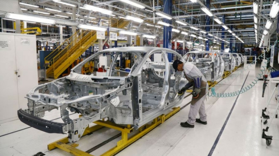 La producción de autos creció un 42% en octubre y las exportaciones subieron casi un 75% interanual