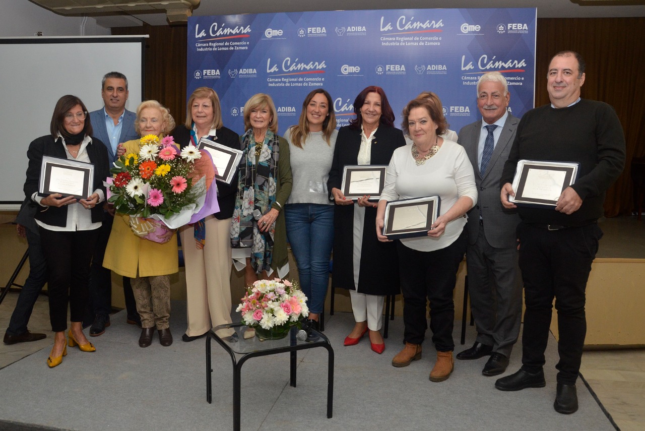 Cámara de Lomas de Zamora entregó distinciones en el Mes de la Mujer
