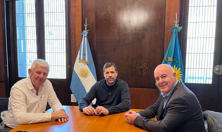 CATUR se reunió con legisladores bonaerenses por la obra del gasoducto de La Costa.