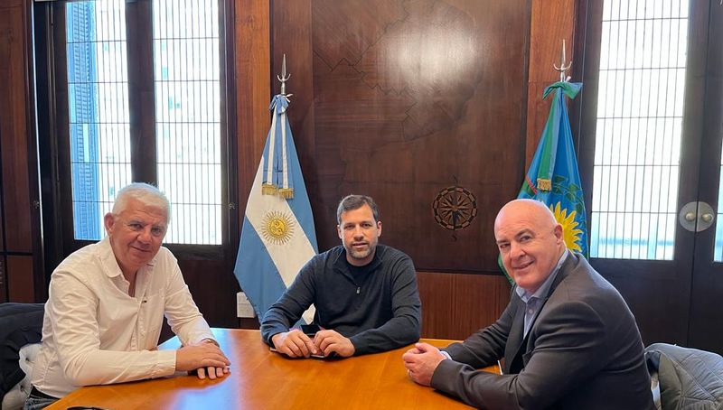 CATUR se reunió con legisladores bonaerenses por la obra del gasoducto de La Costa.