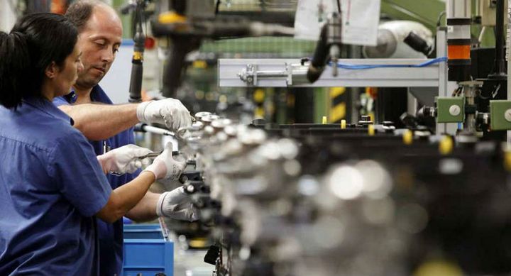 Tercera caída consecutiva en la producción industrial
