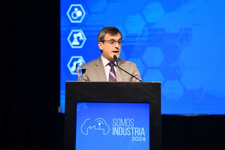 Nuevo presidente de la UIA insistió en «actualizar la normativa laboral»