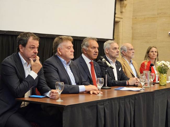 Con la presencia de Scioli, la provincia de Tucumán lanzó la temporada de verano en CAME