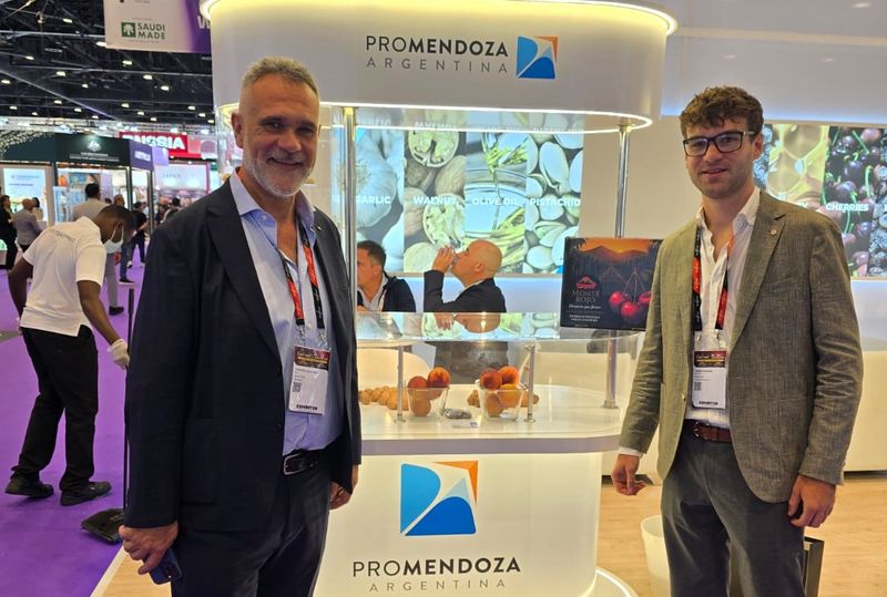 Mendoza vuelve a exportar durazno en fresco a Dubái