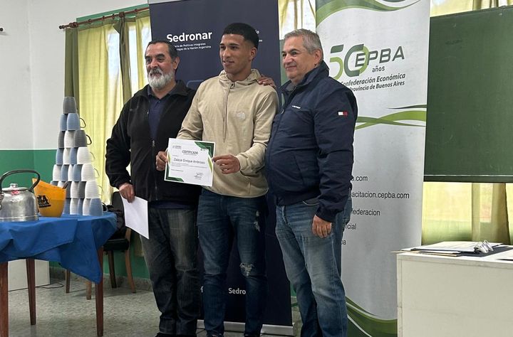 Cepba entregó diplomas de cursos con salida laboral junto a Sedronar