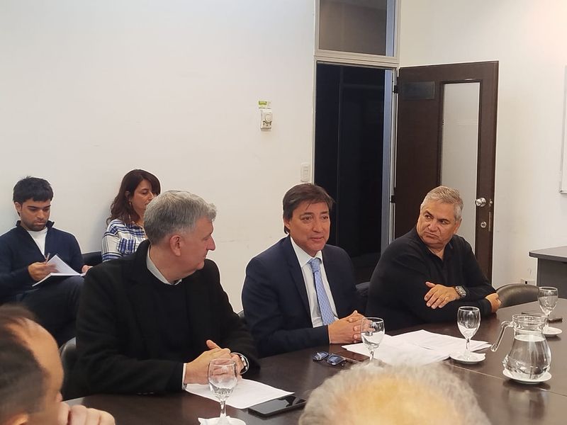 CEPBA mantuvo reunión con Diputados para mantener la Ley que regula a los hipermercados